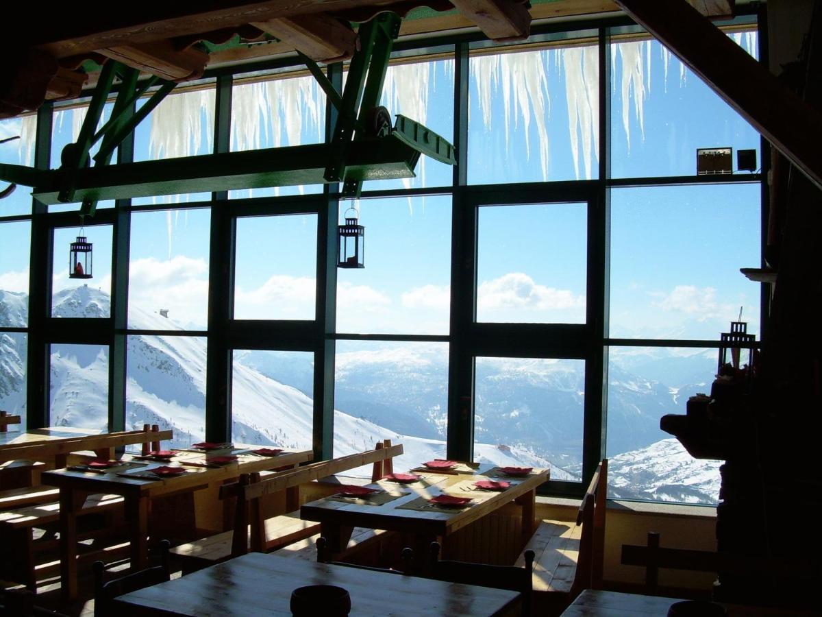 Tana Della Volpe Hotel Colle Colle Sestriere Kültér fotó