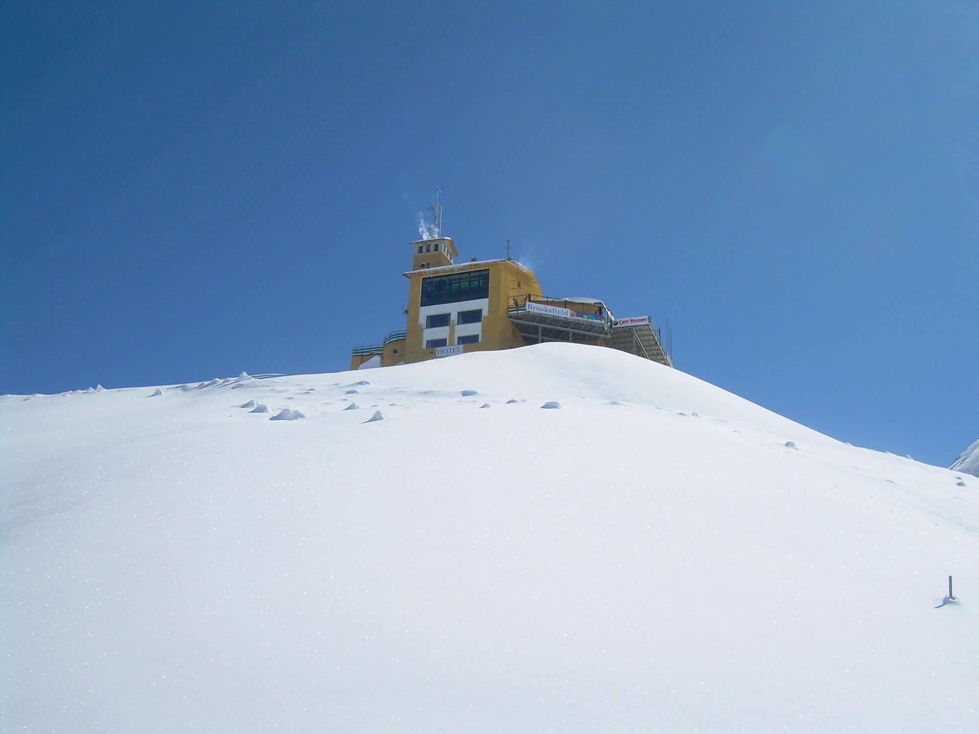 Tana Della Volpe Hotel Colle Colle Sestriere Kültér fotó